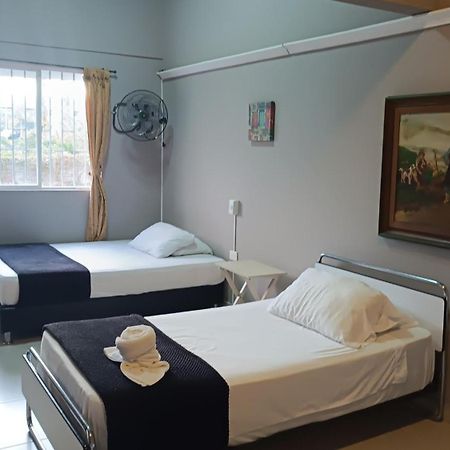 Hotel Simon Plaza Pereira Luaran gambar