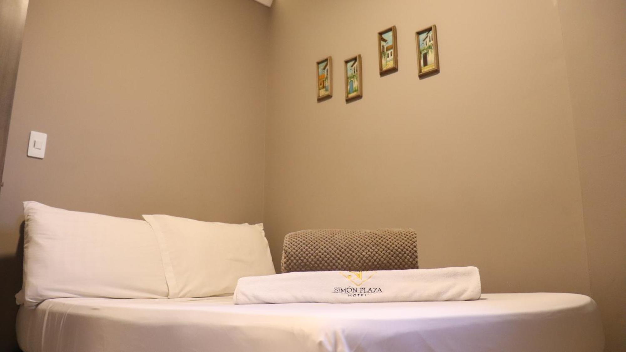 Hotel Simon Plaza Pereira Luaran gambar