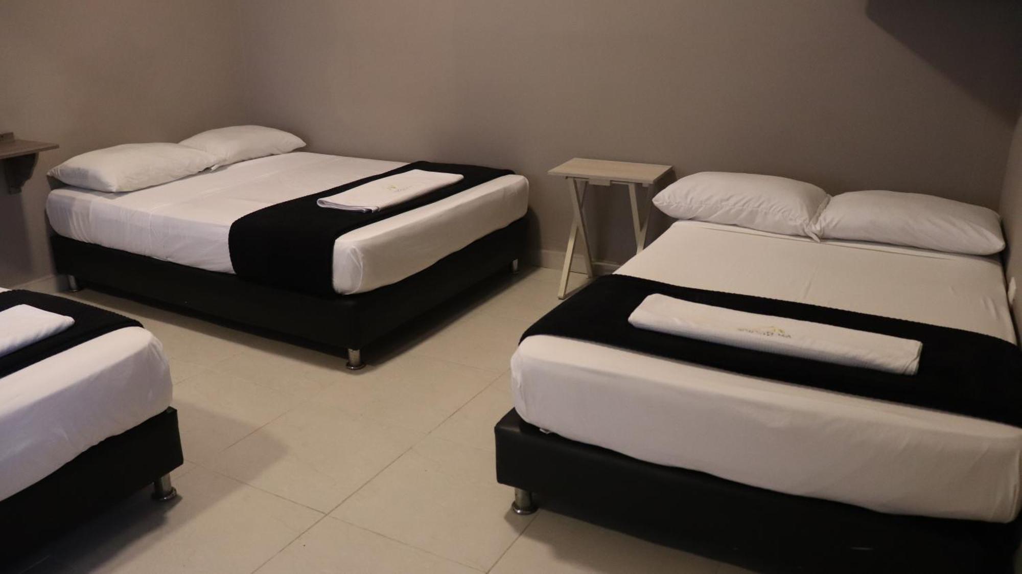 Hotel Simon Plaza Pereira Luaran gambar