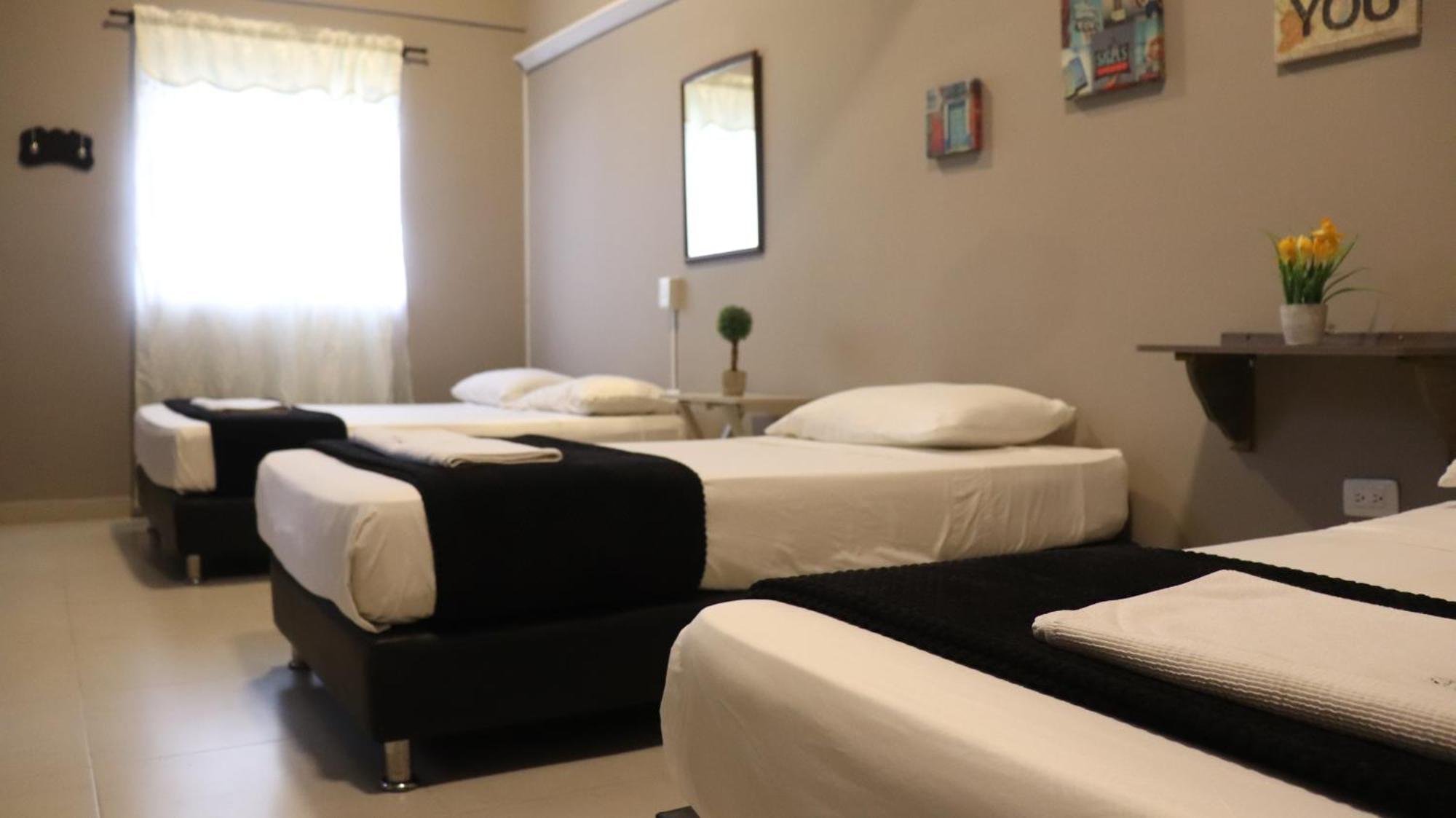 Hotel Simon Plaza Pereira Luaran gambar