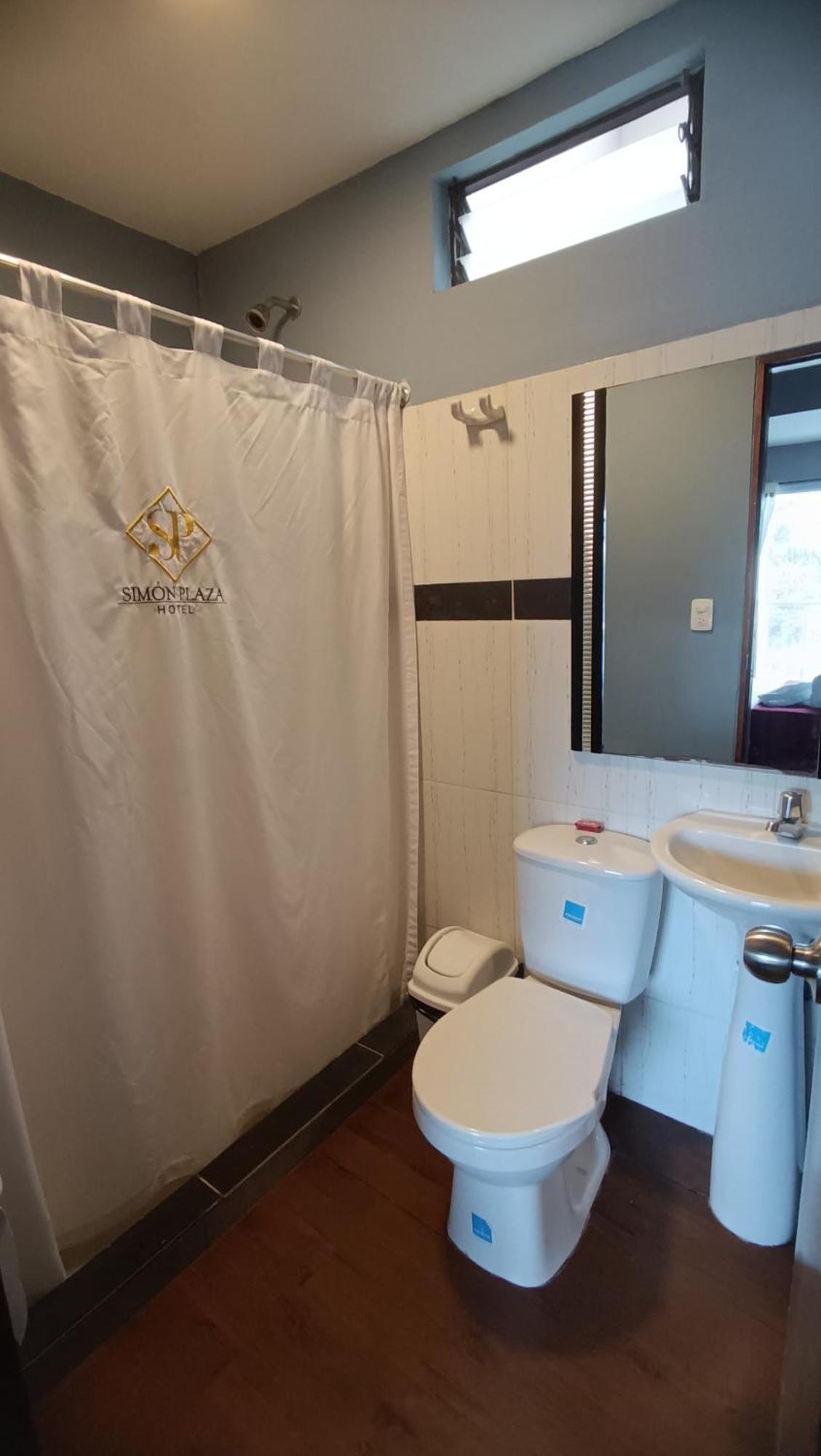 Hotel Simon Plaza Pereira Luaran gambar
